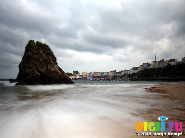 FZ021624 Tenby harbour